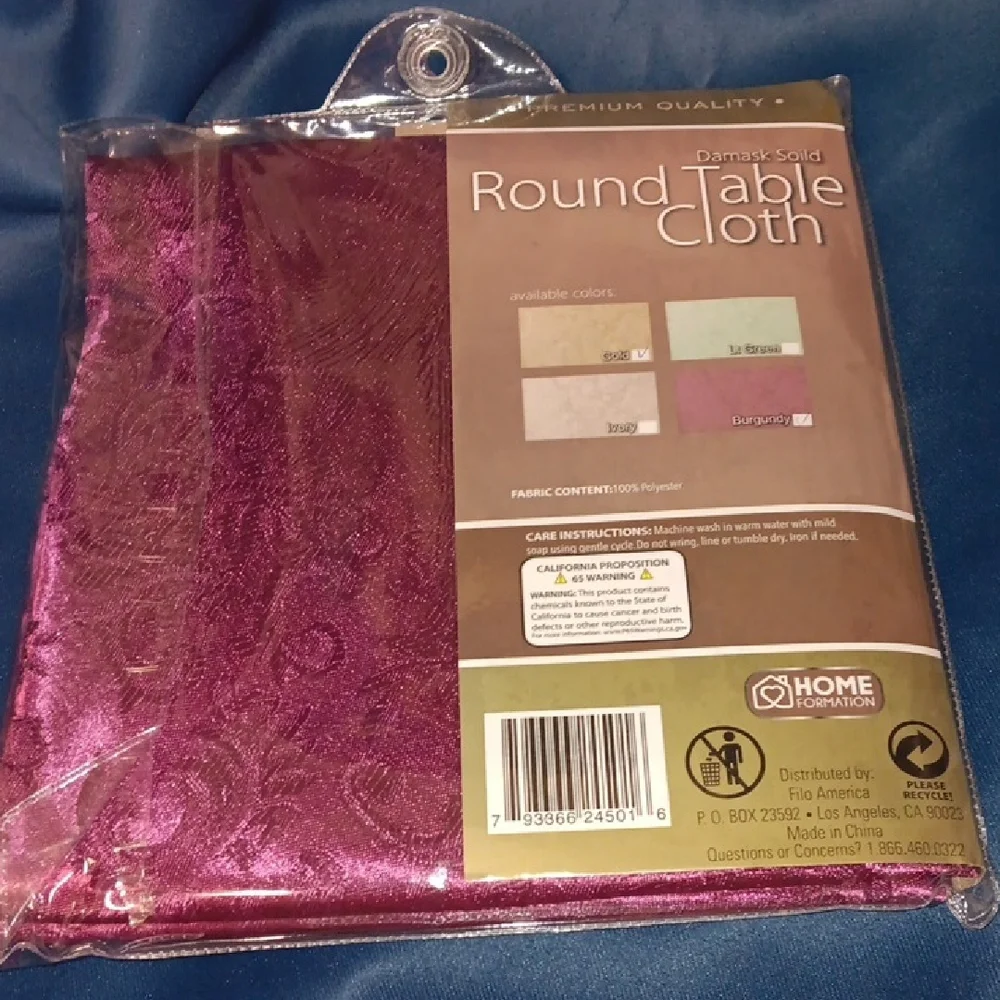 Home Collection Damask Solid Plum Table Cloth